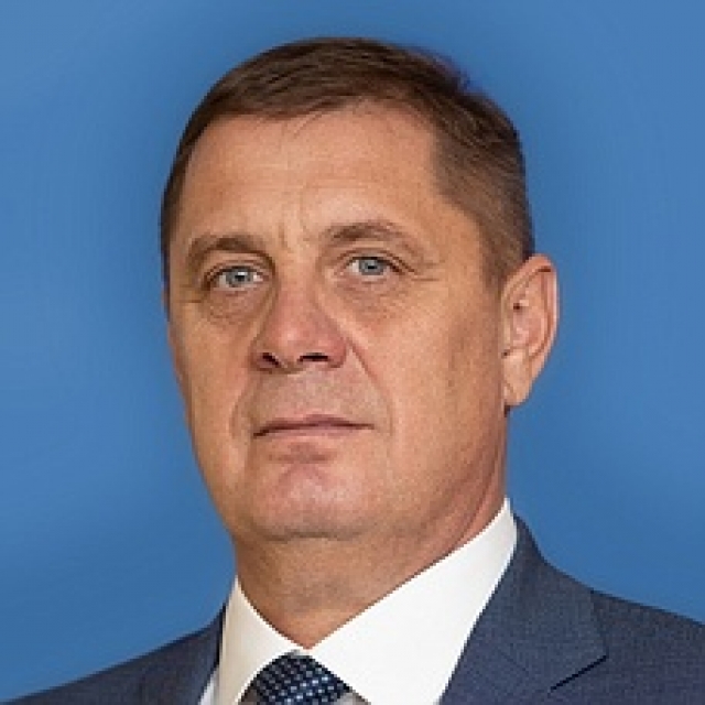 Николай Семисотов начал политическую карьеру как глава Михайловского района. 