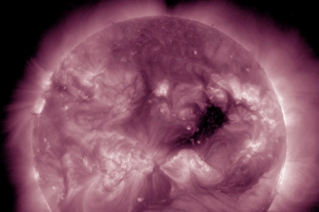 Корональная дыра на Солнце