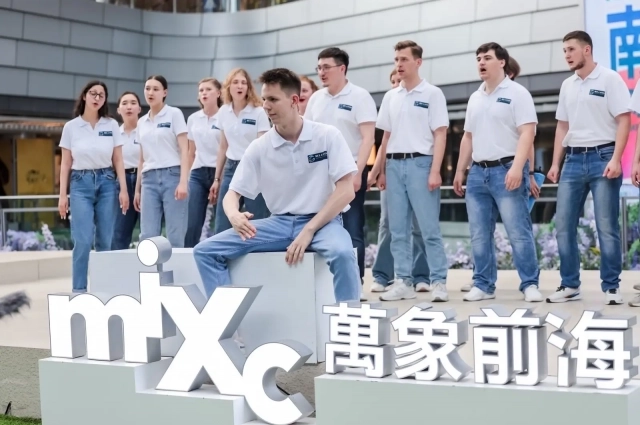 В составе только те, для кого музыка - дело всей жизни.