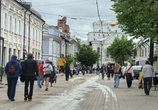 Встретить прошлых школьников можно было на улице Кирова.