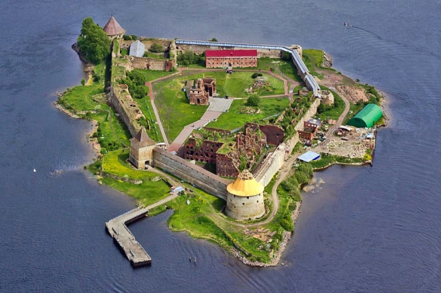 Крепость Нотебург (Ореховый город), расположенная на месте древнерусского Орешка. 