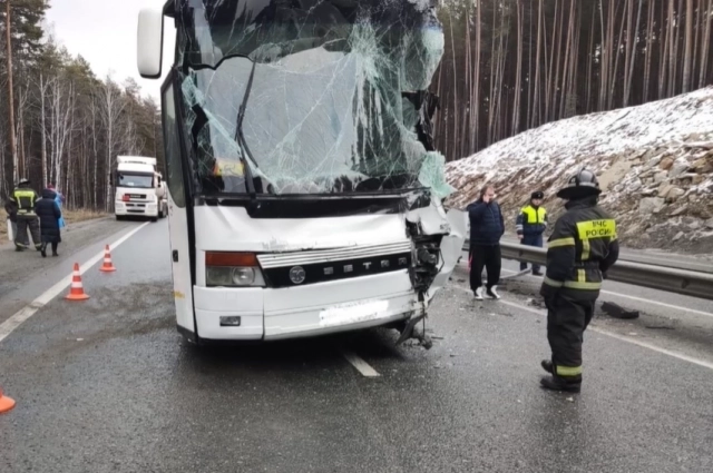 Кабину смяло после удара