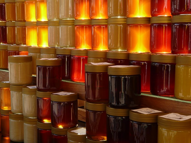 Мёд можно приносить любой, если нет своей пасеки.