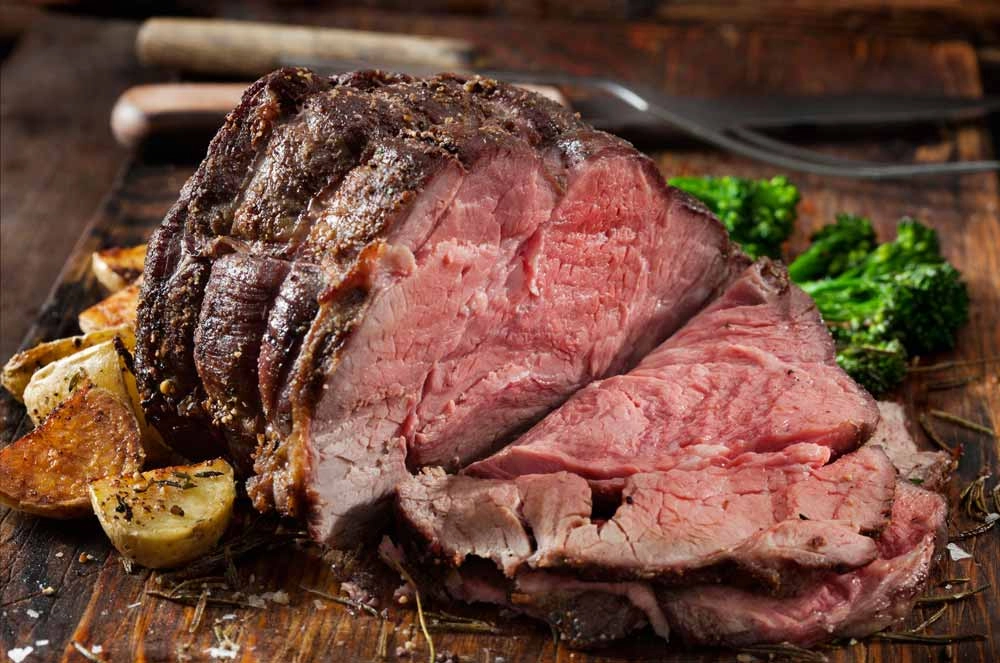 Красное мясо рекомендуют тем, кто страдает от анемии.