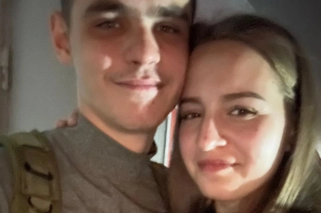 Молодые, красивые, счастливые Лысенковы.