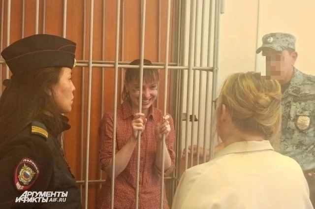 Кира и её мама.