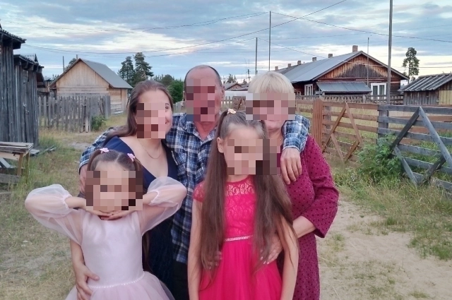 У Анны остались две дочери. 