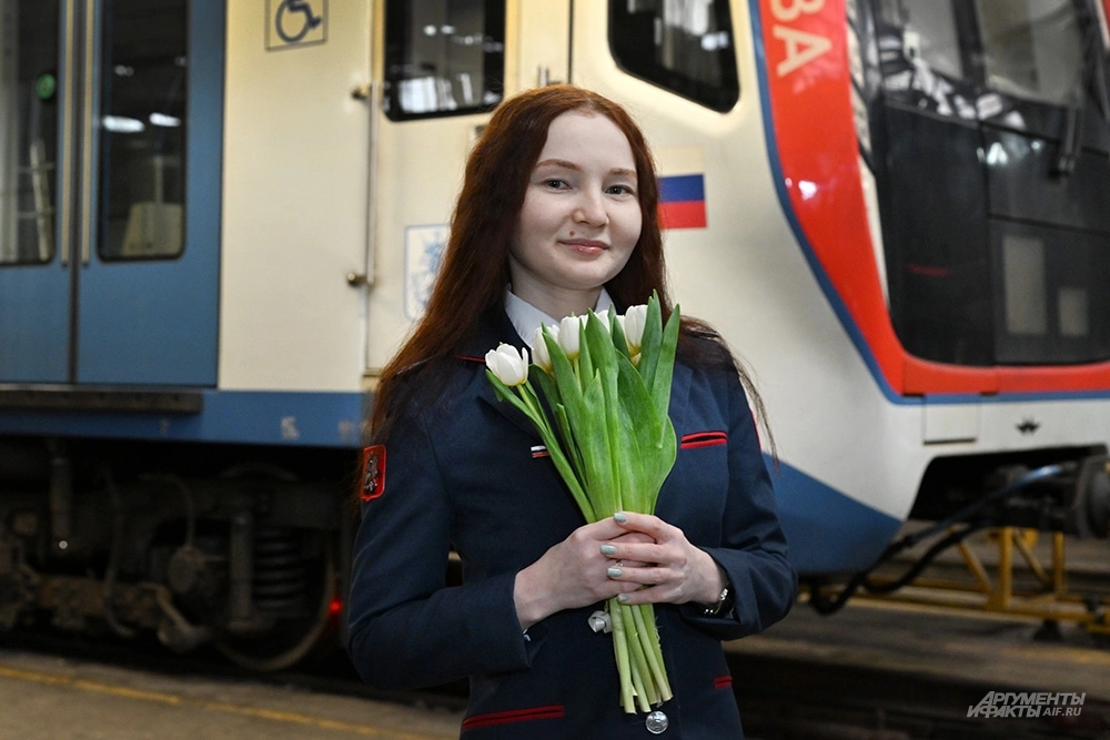 Алина Лукина — машинист метро.