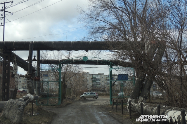 Эти ворота вход в администрацию города Юрюзань