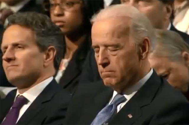 Джо Байден уснул во время выступления Барака Обамы