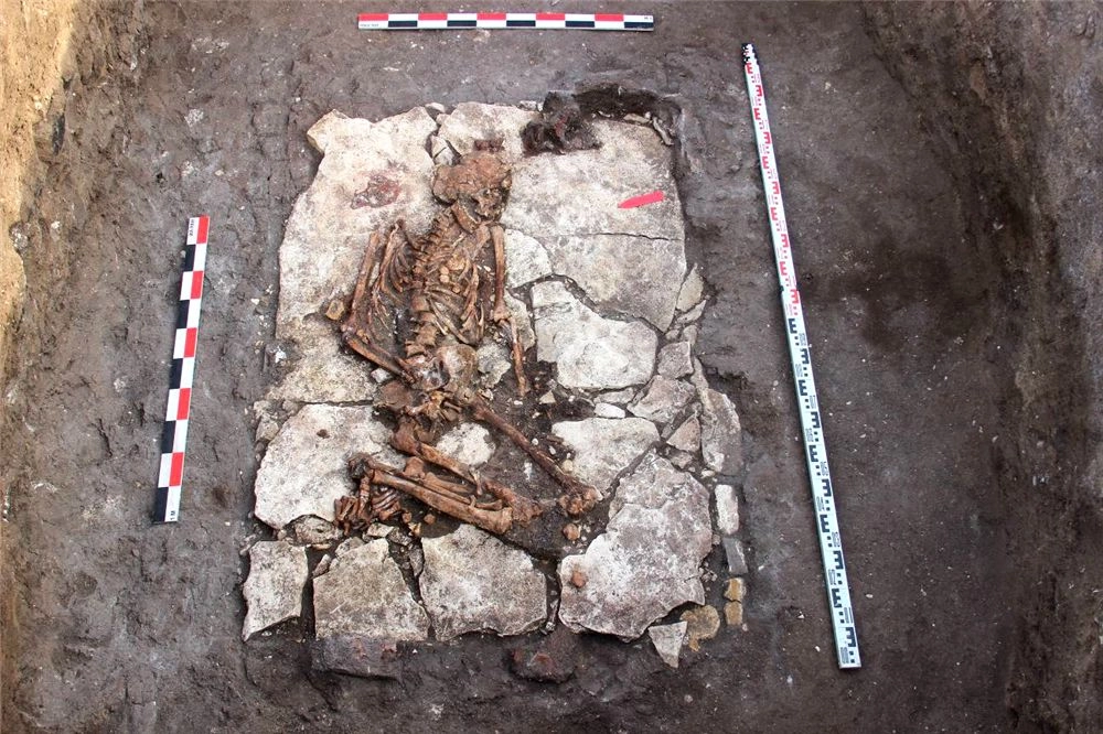 Мужчина с трепанацией черепа, курган № 2 у села Льговское Кировского района