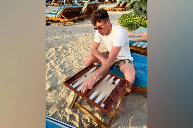 Агкацев в отпуске.