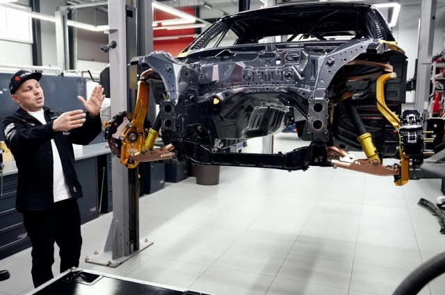 Превратить стандартный, пусть и спортивный, автомобиль в монстра дрифта — задача куда сложнее, чем кажется со стороны.