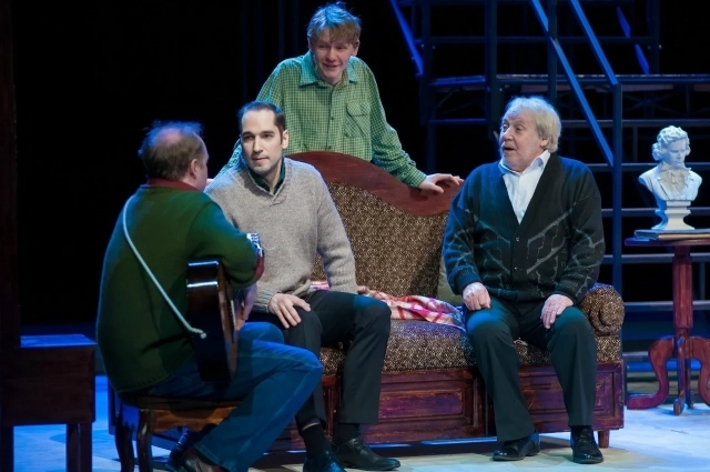 Для В. И. Алексеева (справа) роль Сарафанова была мечтой. 