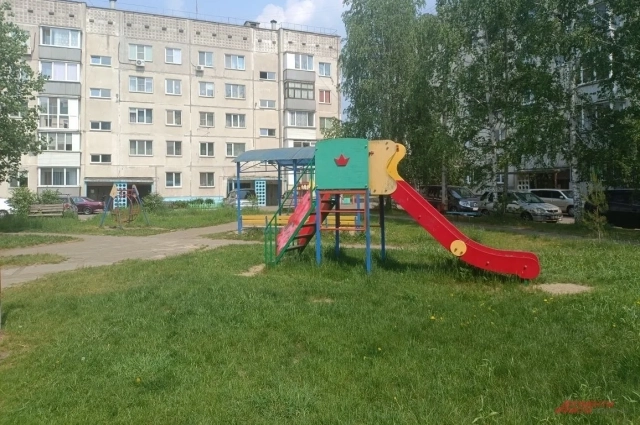 Двор, где жили Усольцевы.