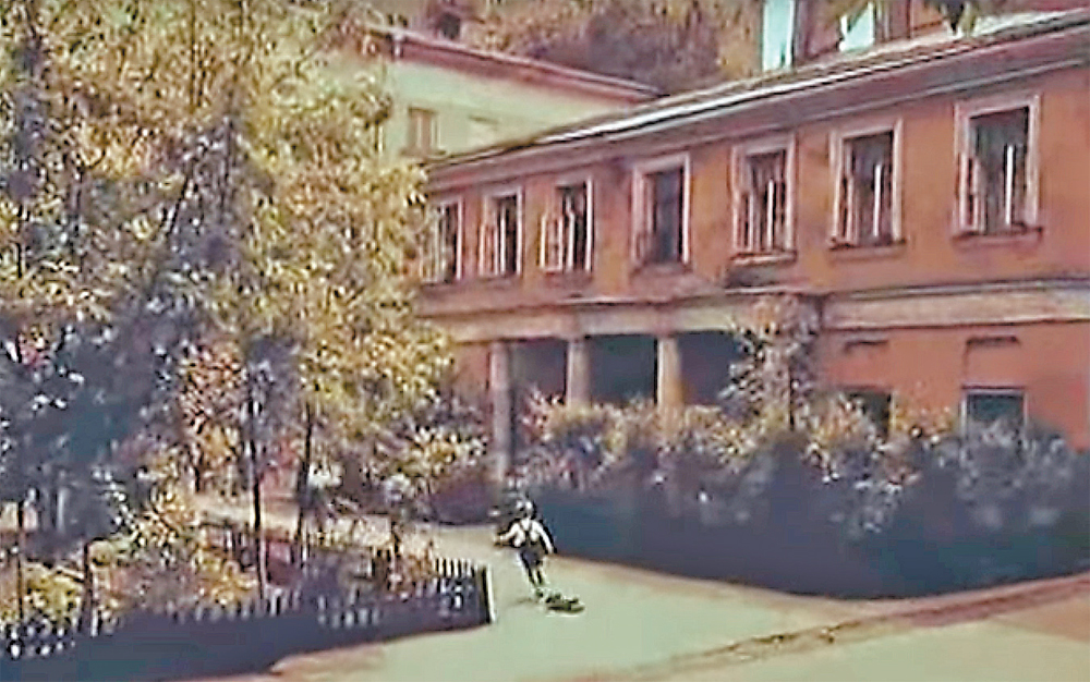 В фильме «Система «Ниппель» можем увидеть Дом пионеров, который был на Кунцевской улице. 