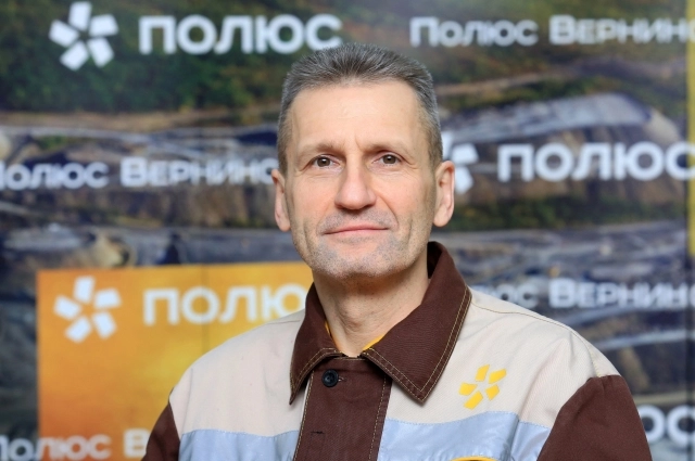 Управляющий директор компаний «Полюс Вернинское» и «Полюс Сухой Лог» Игорь Цукуров поздравляет строителей с профессиональным праздником.