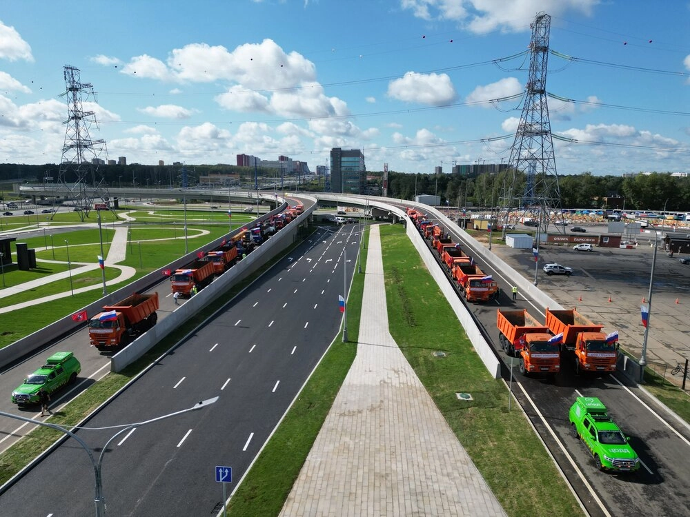 Открытие движения по транспортной развязке у станции метро «Корниловская» .