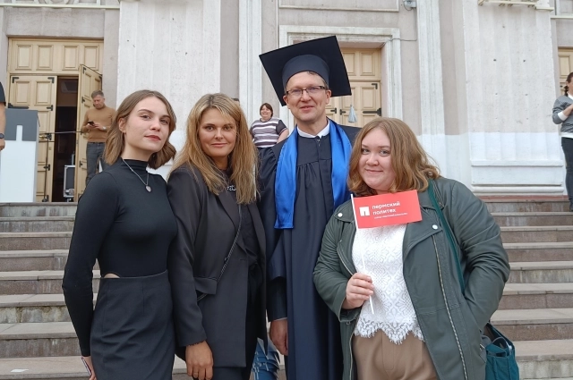 Декан советует общаться с однокурсниками, старостами групп, преподавателями, кураторами.
