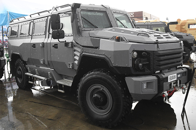 Бронеавтомобиль «Буран» на выставке вооружений Международного военно-технического форума (МВТФ) «Армия-2020» в военно-патриотическом парке «Патриот».