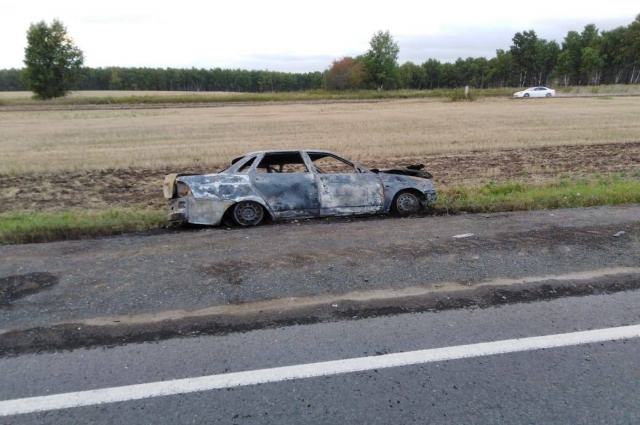 Lada Priora тоже сгорела после ДТП.