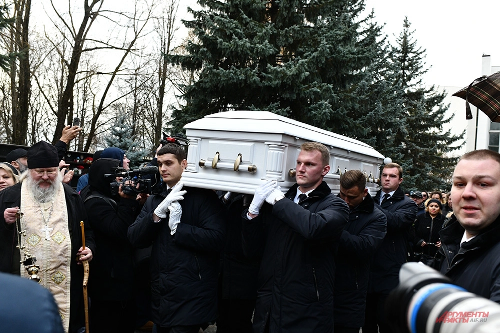 Прощание с певцом Владимиром Левкиным.