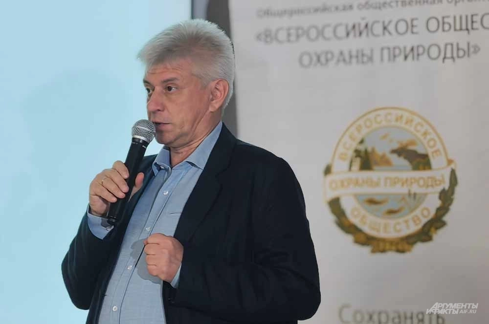 Советник генерального директора АО „АиФ“, инициатор создания спецпроекта „Уникальные водоемы России“ Николай Терещенко. 