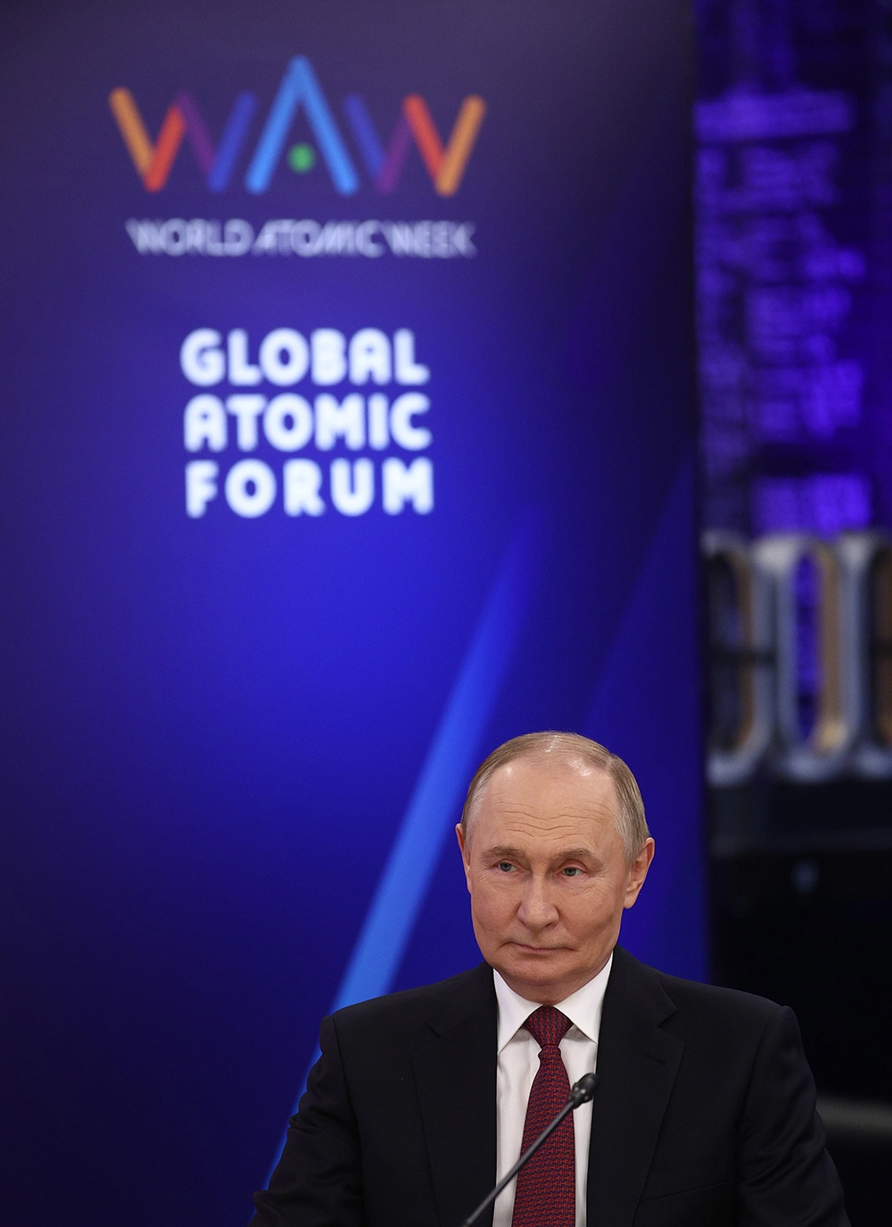 Президент России Владимир Путин на Глобальном атомном форуме в рамках 