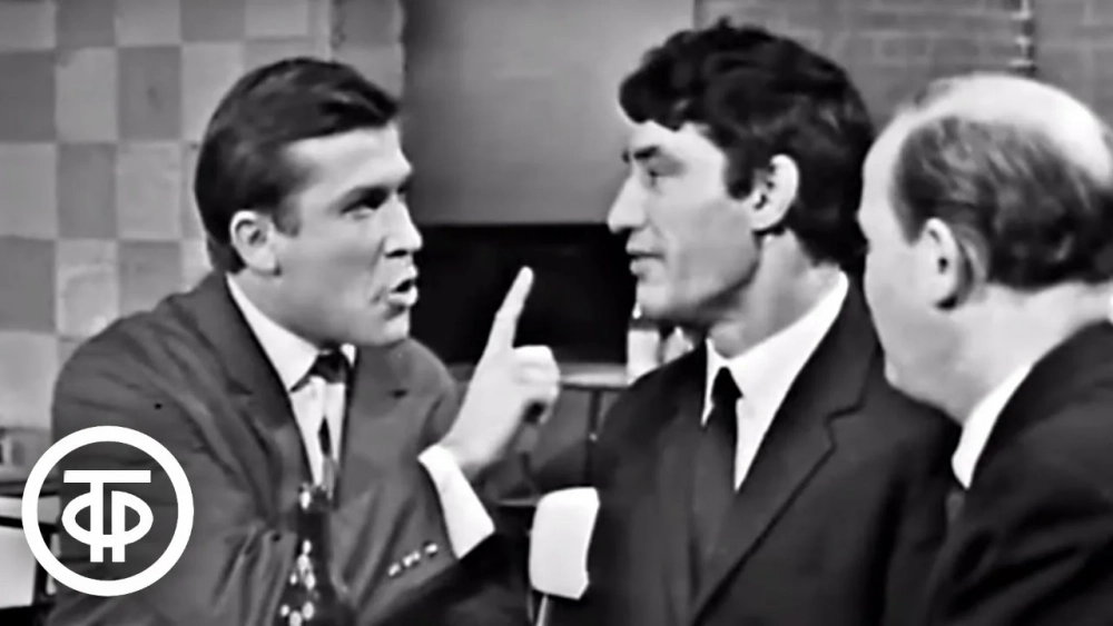 Виктор Рухманов (справа) в телепередаче «Кабачок „13 стульев“».