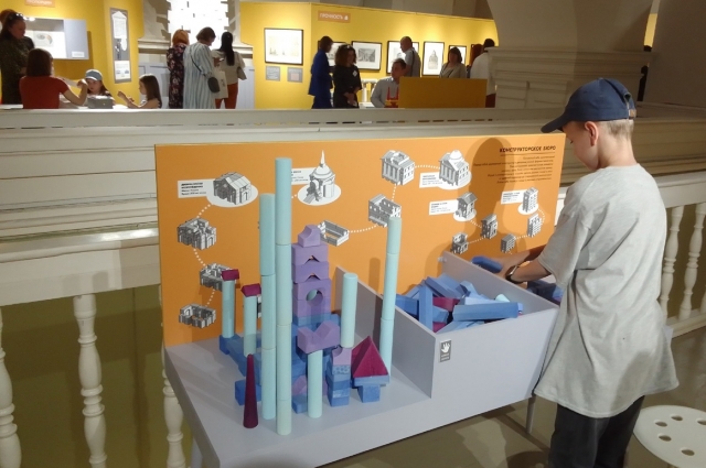 На выставке дети узнают много нового о творчестве архитекторов. 