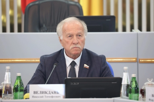 Чиновник ушел на 71 году жизни.