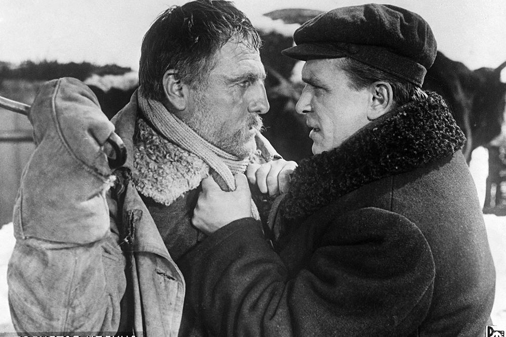 Макар Нагульный - артист Евгений Матвеев. Тит Бородин - артист Николай Крюков. Кадр из фильма