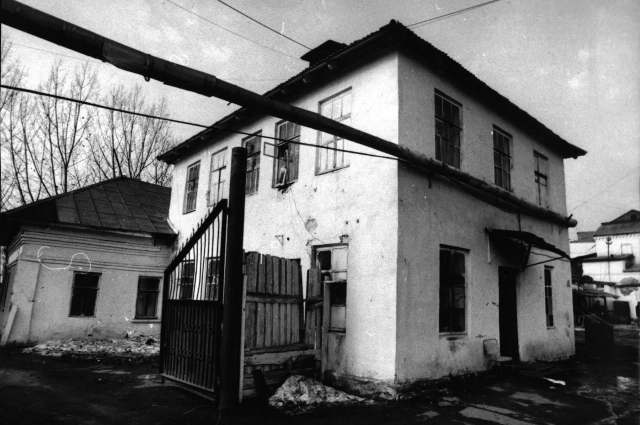 Здание бывшей фабрики «Унион» на ул. Ново-Павшинской, где бывал Сергей Есенин. Фото 1970-х гг.