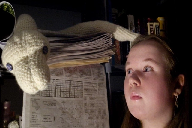 Если долго не заглядывать в книжный шкаф, там может и завестить какой-нибудь червь. Или змея.