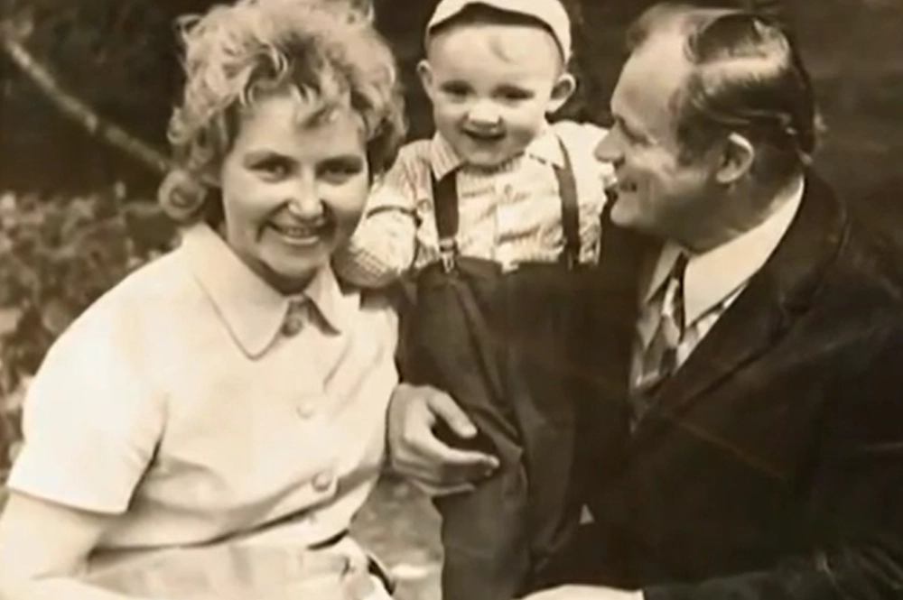 Петр Щербаков с женой Ниной и сыном Андреем.