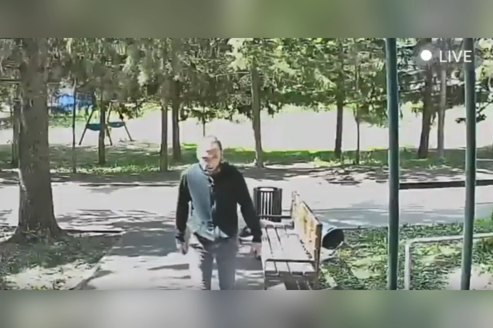 Девушка жаловалась на тиранию своего мужчины.