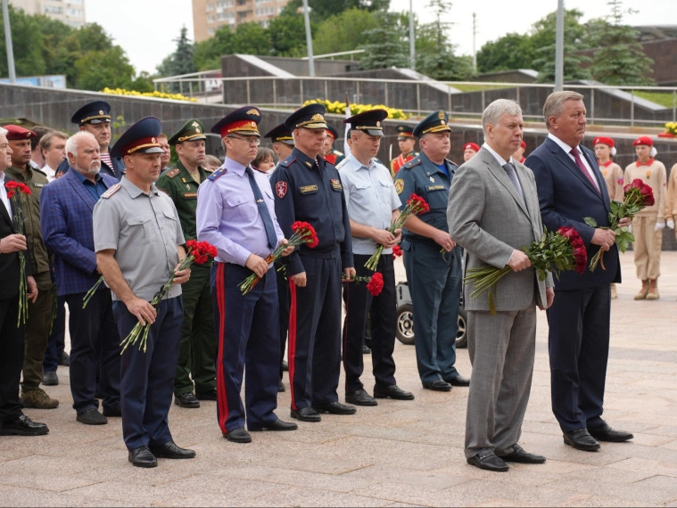 возложение цветов