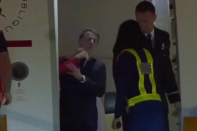 Брижит дает пощечину Макрону в мае 2025 года