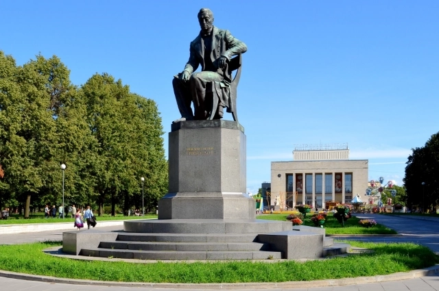 Александр Грибоедов остаётся популярным драматургом до сих пор.