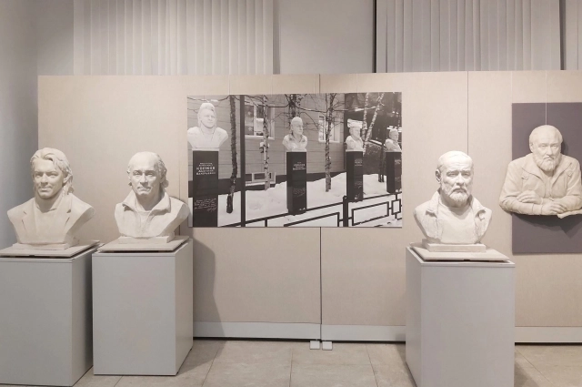 Мурманский скульптор Александр Арсентьев показал героев Севера.