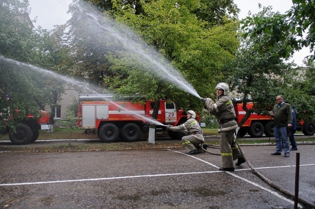 Тамбовские пожарные на учениях.