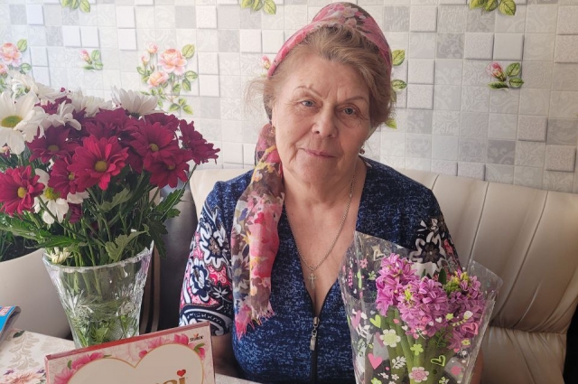 Сегодня Галине Петровне 73 года, она занимается огородными делами и наслаждается жизнью