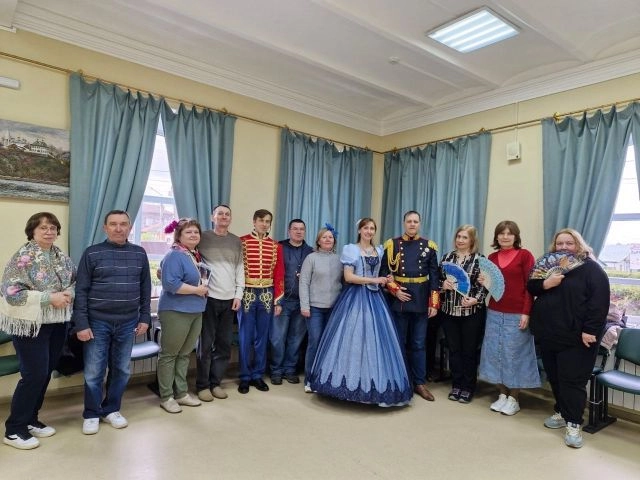 В купеческом особняке можно повальсировать.
