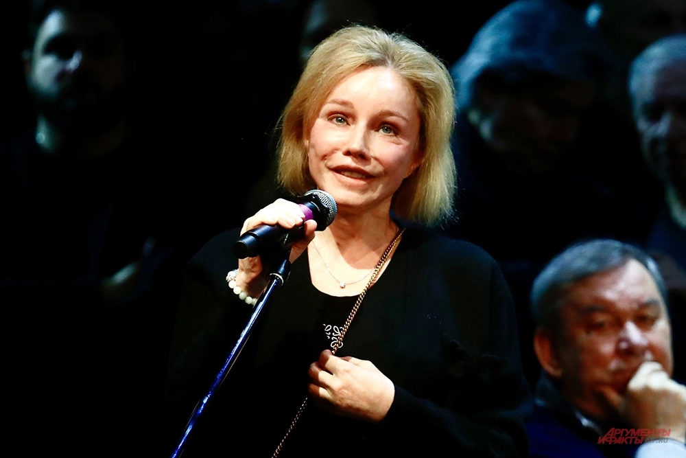 Марина Зудина.