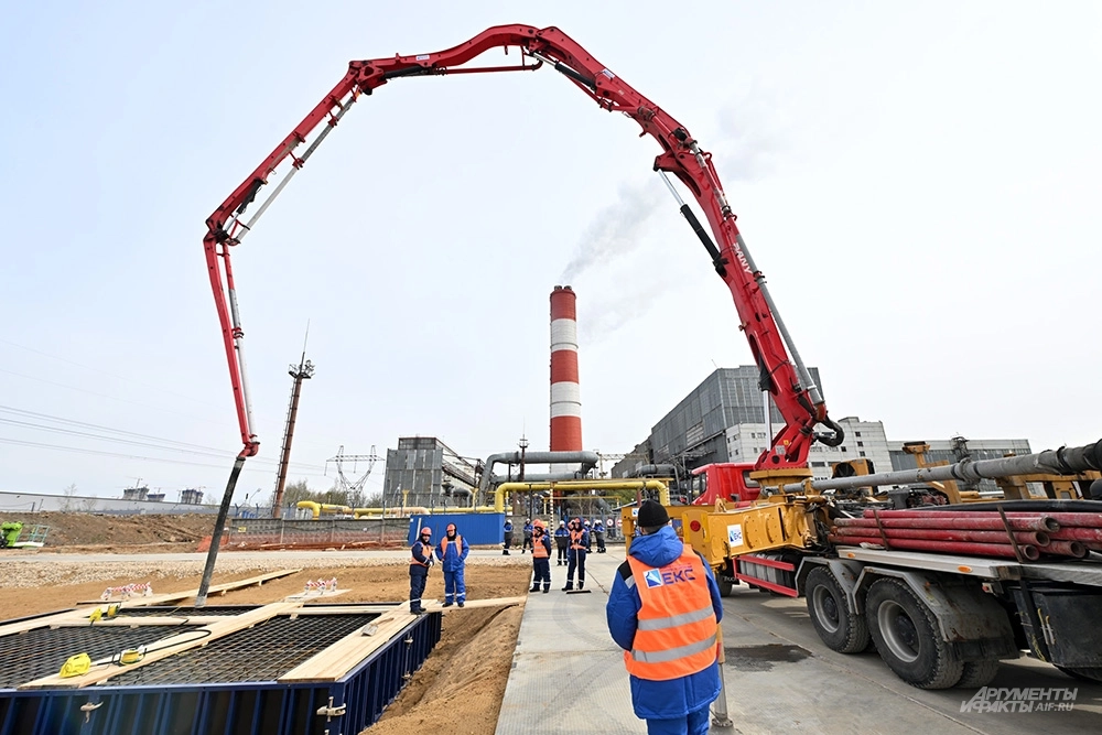 Начало строительства новых энергоблоков.