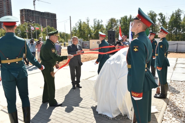 Камень в честь начала строительства нового военного госпиталя заложили 27 августа министр обороны РФ Сергей Шойгу и президент Татарстана Рустам Минниханов. 
