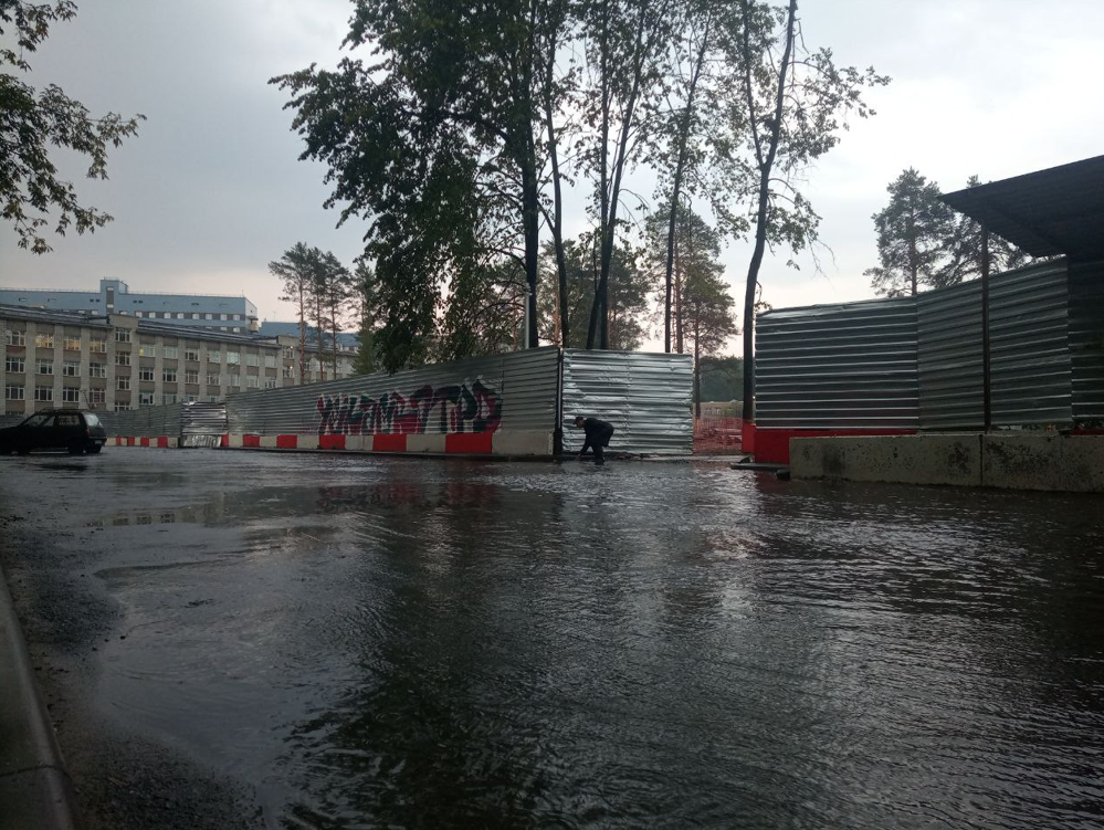 Затопление новосибирска. Потоп в Новосибирске. Потоп в Академгородке. Ливень в Новосибирске вчера. Верхняя зона Академгородка Новосибирск.