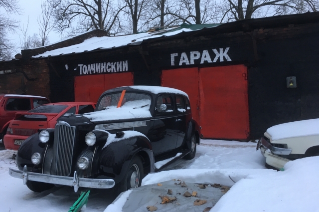 Машины Сталина и Аль Капоне. Житель Петербурга потратил 60 млн на автомузей