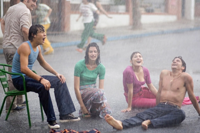 Кадр из фильма «Летний дождь» 