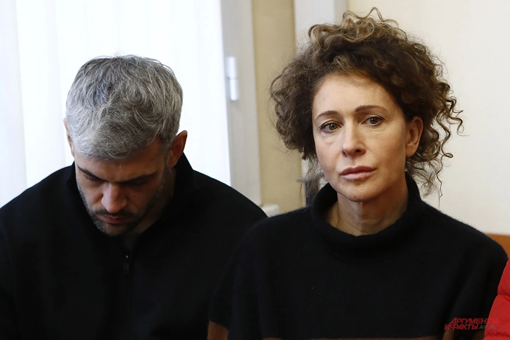 Мама Аглаи Тарасовой Ксения Раппопорт.